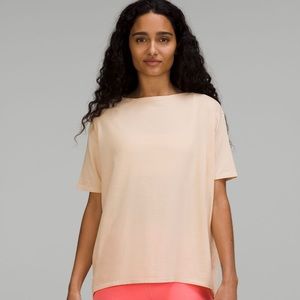 Lululemon Back in Action Short Sleeve Shirt oversized - size 2, tan